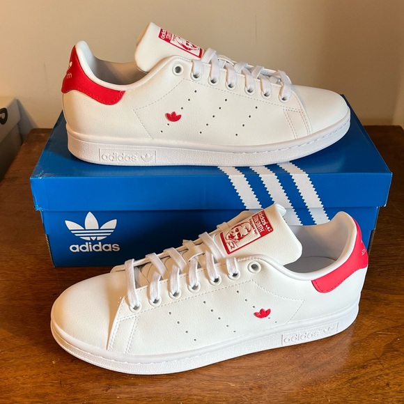 ADIDAS Women's Stan Smith White / Red Heart Shoes - Picture 11 of 11